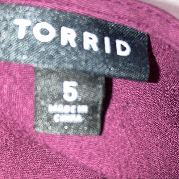 Torrid Size 5 (28W) High Low Top - Picture 7 of 8